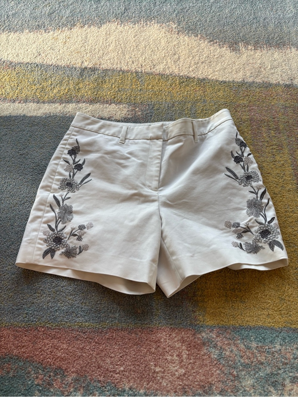 White House Black Market 5” shorts, 6